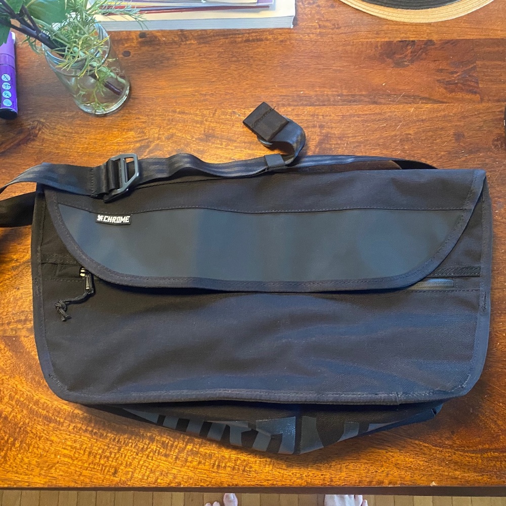 Chrome Simple Messenger Bag